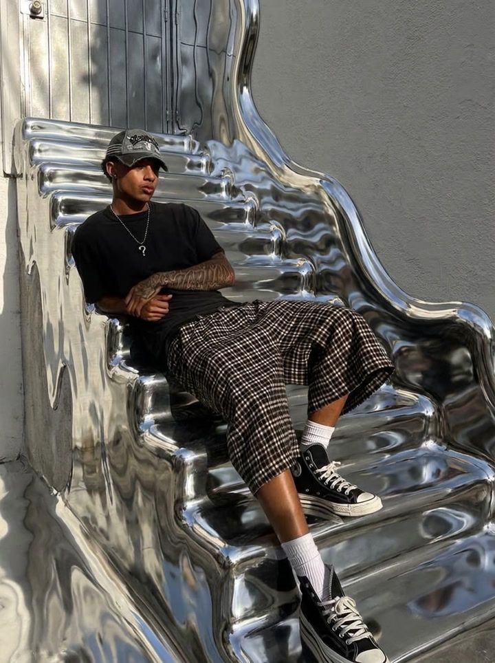 Liquid Chrome Flow