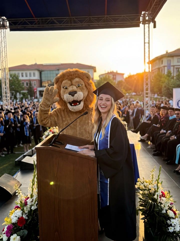 Mascot Grad Stage