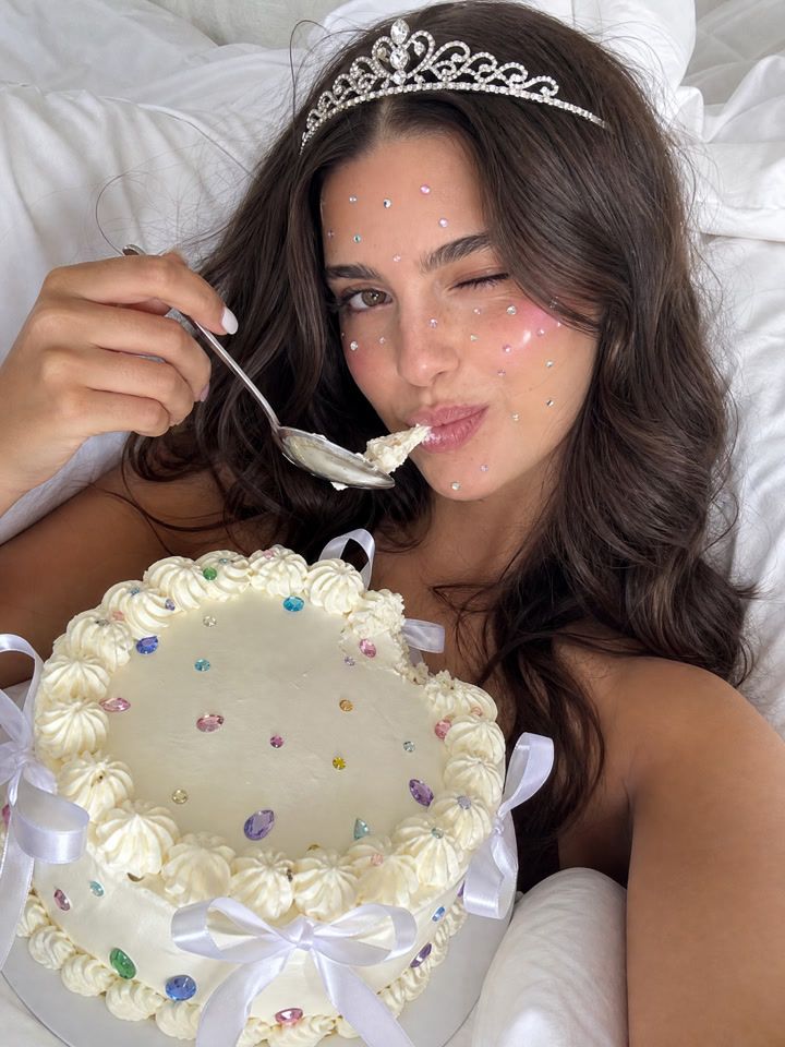 Rhinestone Cake Moment